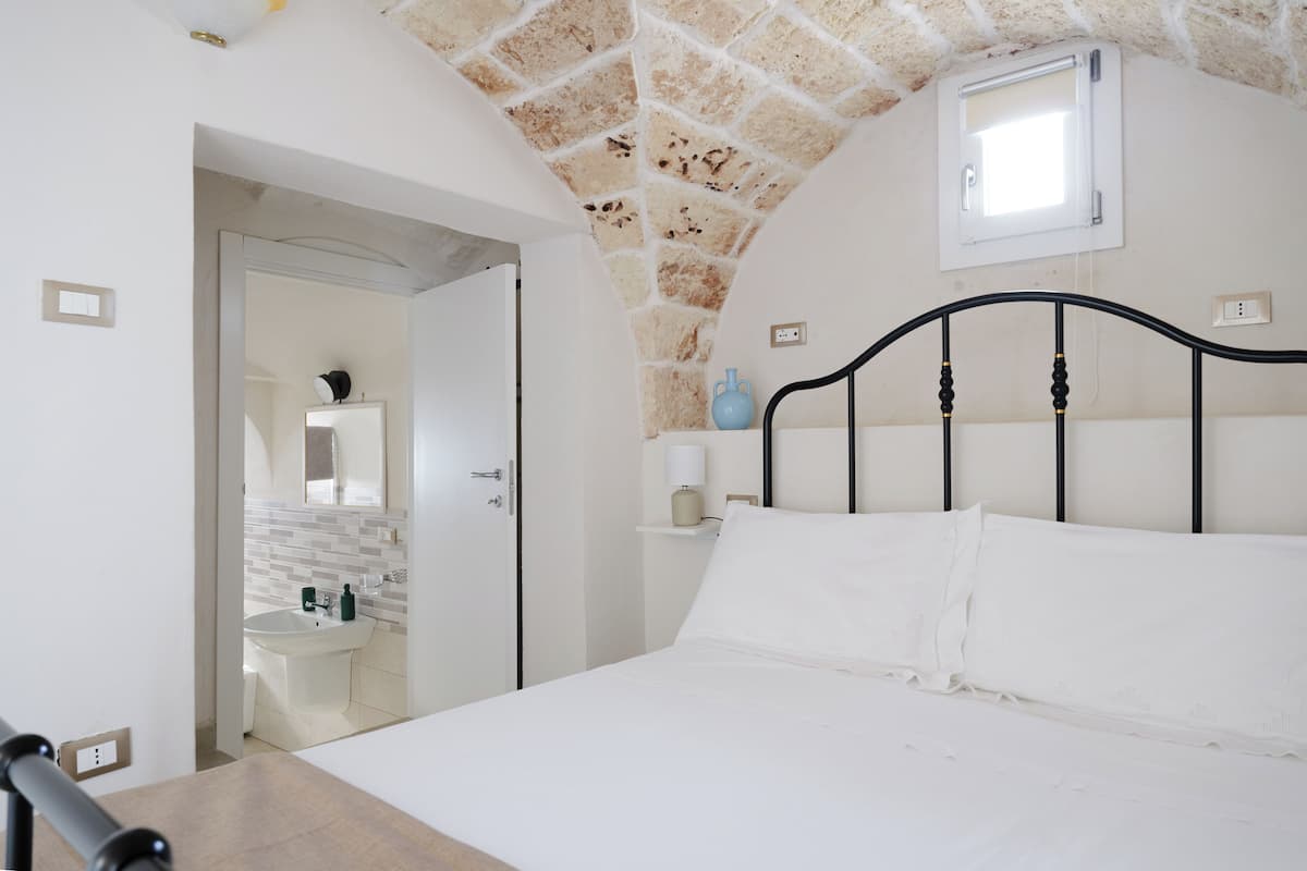 Elite Room, 1 Double Bed | Down duvets, pillow-top beds, free minibar items, in-room safe