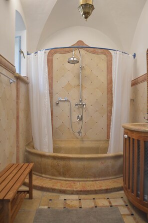 Room, Private Bathroom (Above the Spring) | Bathroom | Combined shower/tub, free toiletries, towels