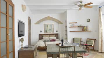 Room, Private Bathroom (Above the Spring) | In-room dining