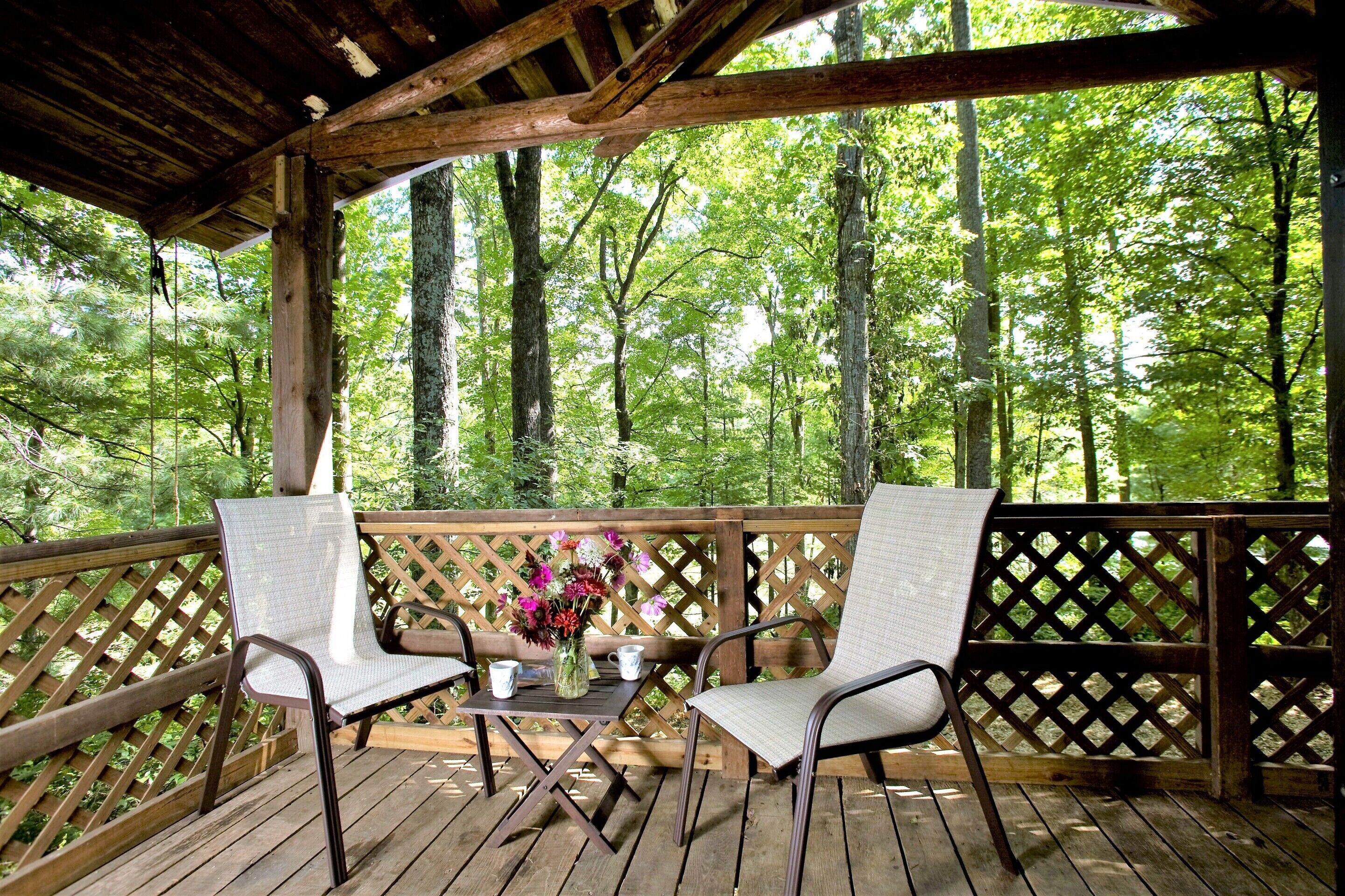 standard cottage, private bathroom, lake view (5 hazelnut cottage #5) | balcony view