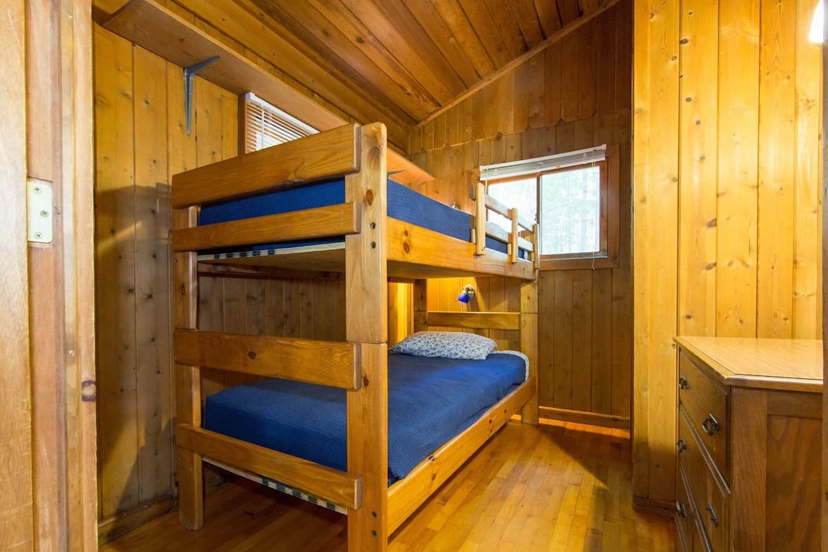 Standard Cottage, Private Bathroom, Lake View (2 Butternut Cottage #2)