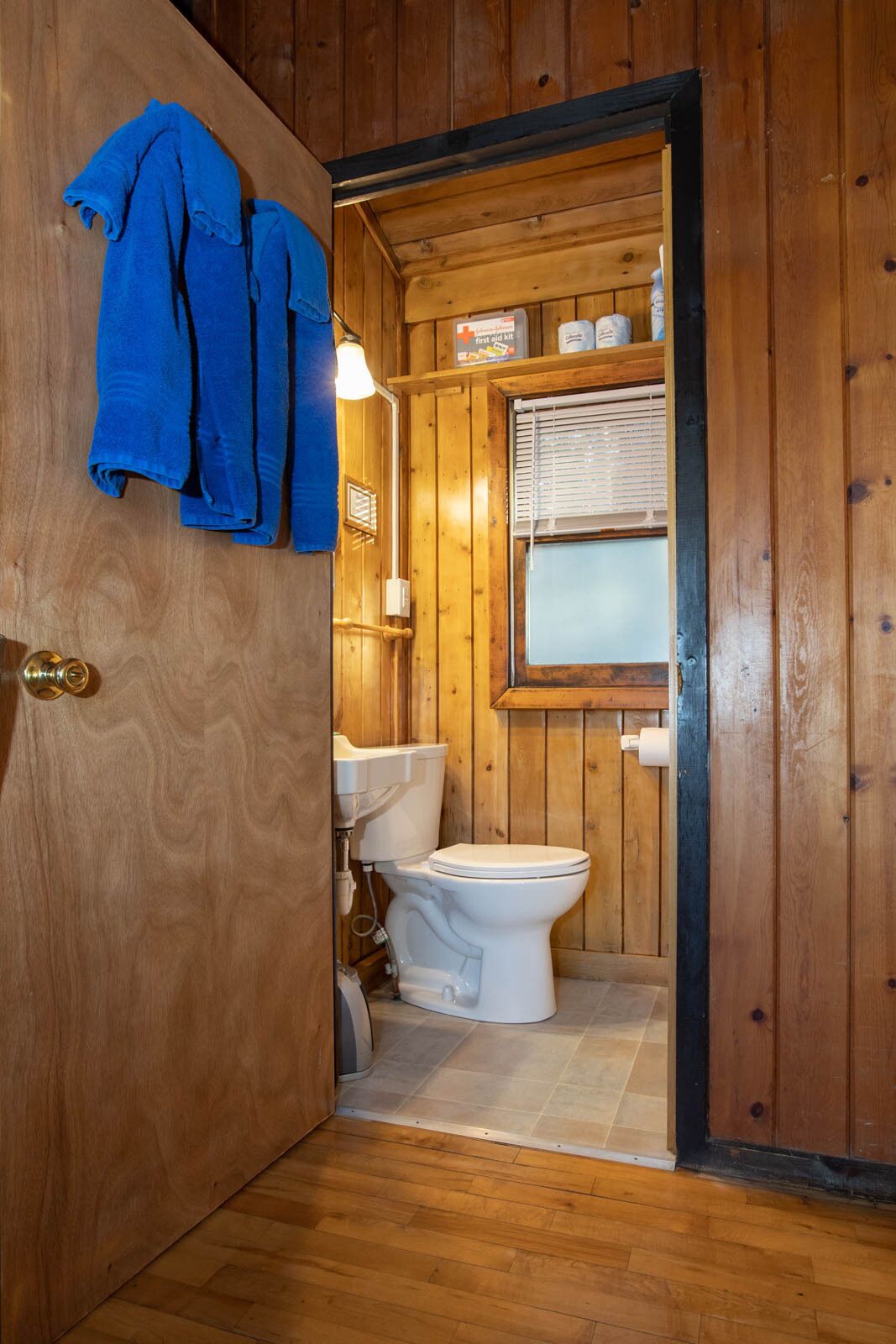 standard cottage, private bathroom, lake view (8 sassafras cottage #8) | bathroom