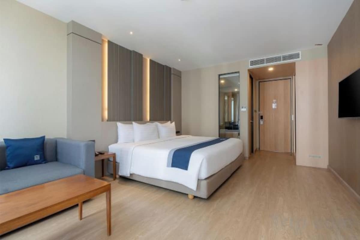 In-room safe, desk, blackout curtains, free WiFi