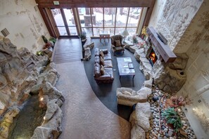 Lobby sitting area - Springs 8909 (Keystone)