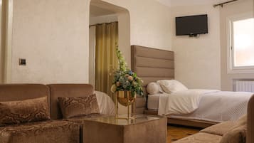 Chambre Triple | Décoration personnalisée, ameublement personnalisé, rideaux occultants