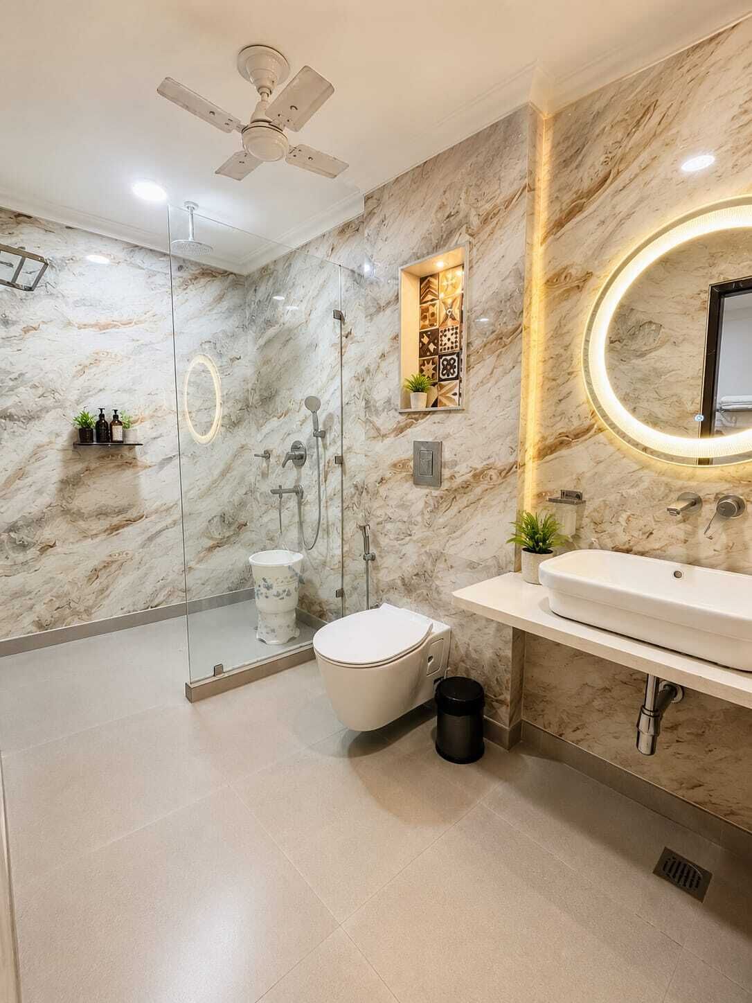 Dusche, kostenlose Toilettenartikel, Haartrockner, Handtücher