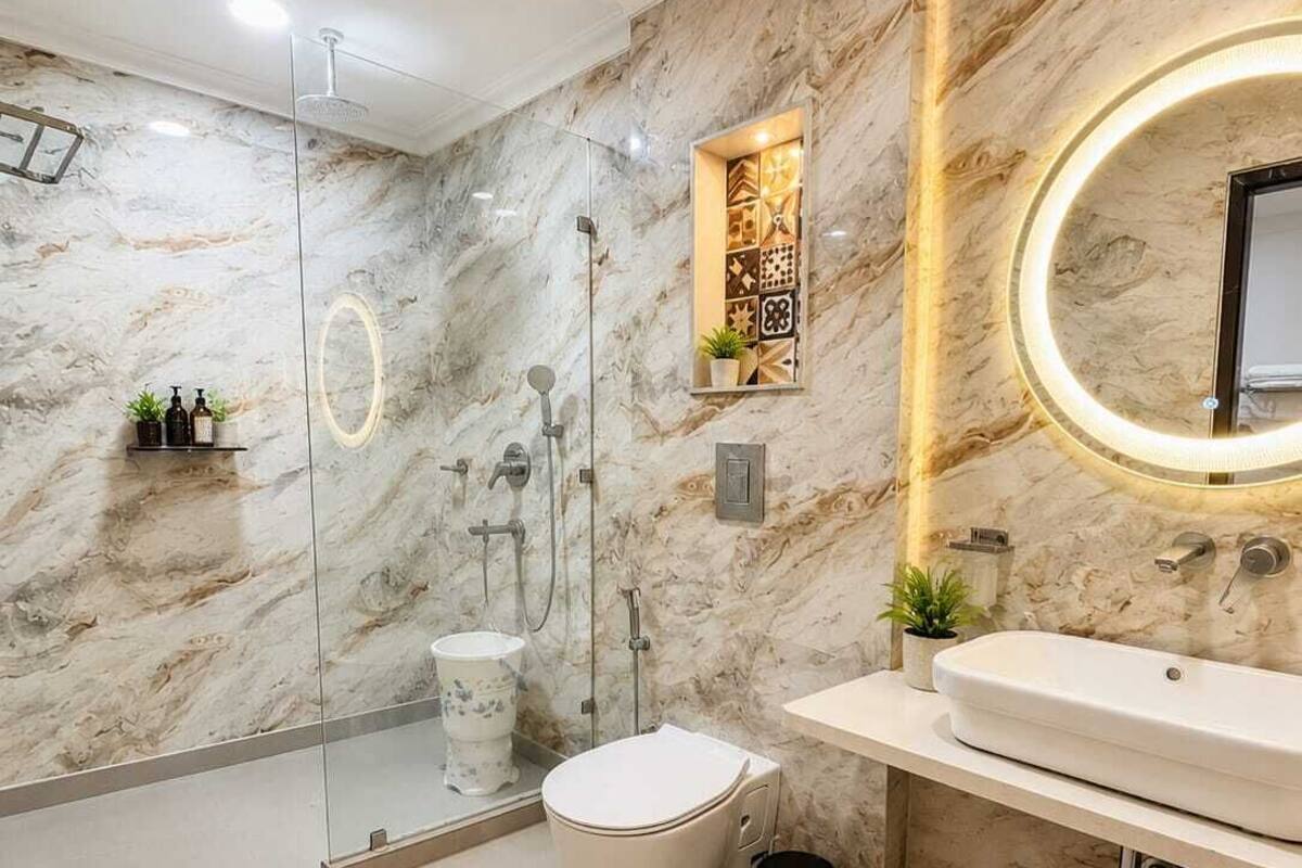 Buồng tắm vòi sen, đồ dùng nhà tắm miễn phí, máy sấy tóc, khăn tắm