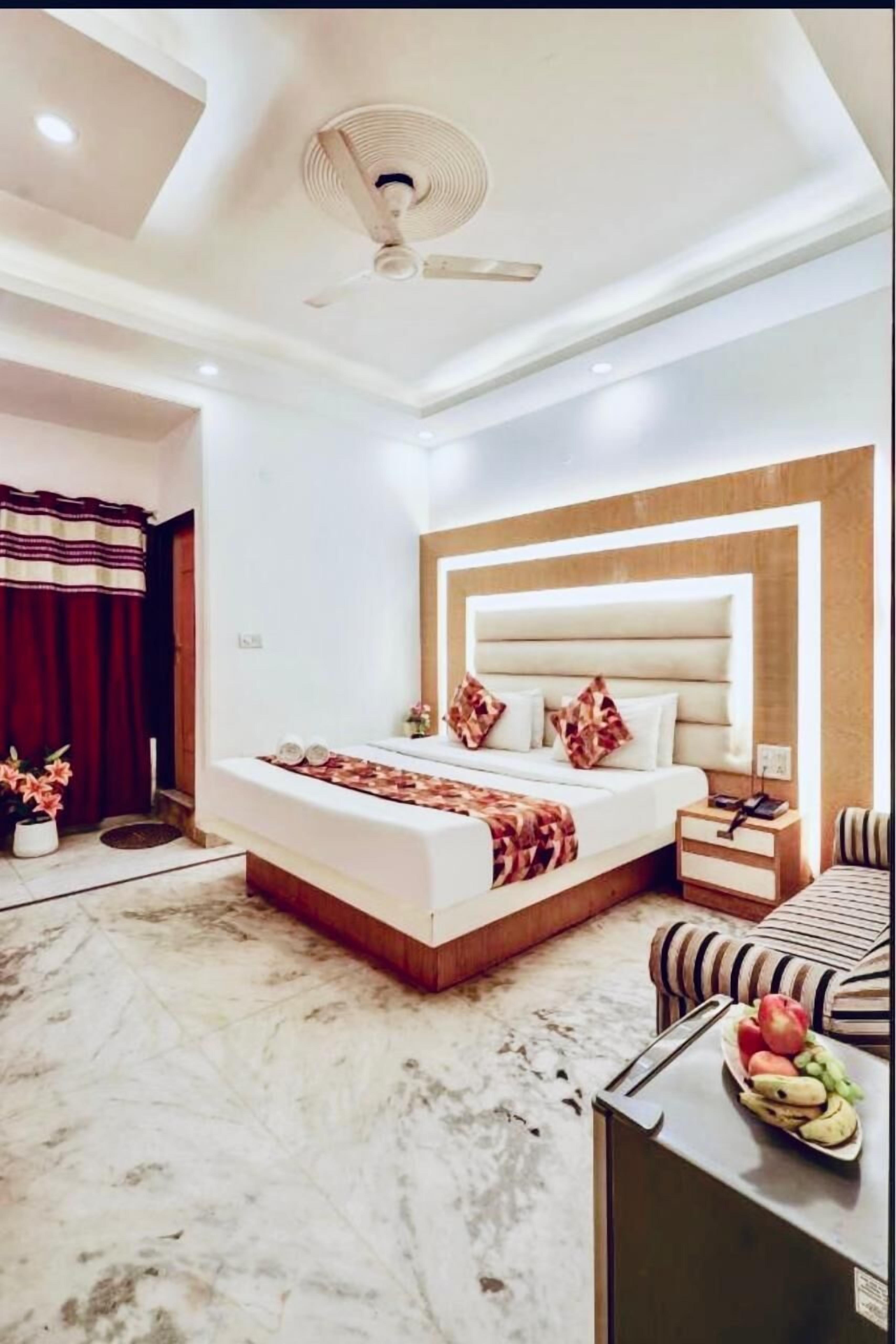 Deluxe Double Room, 1 Double Bed, City View | Premium bedding, memory-foam beds, free WiFi, bed sheets