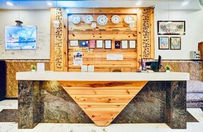 Premium bedding, memory-foam beds, free WiFi, bed sheets - New Hindustan By Backpackers Heaven (New Delhi)