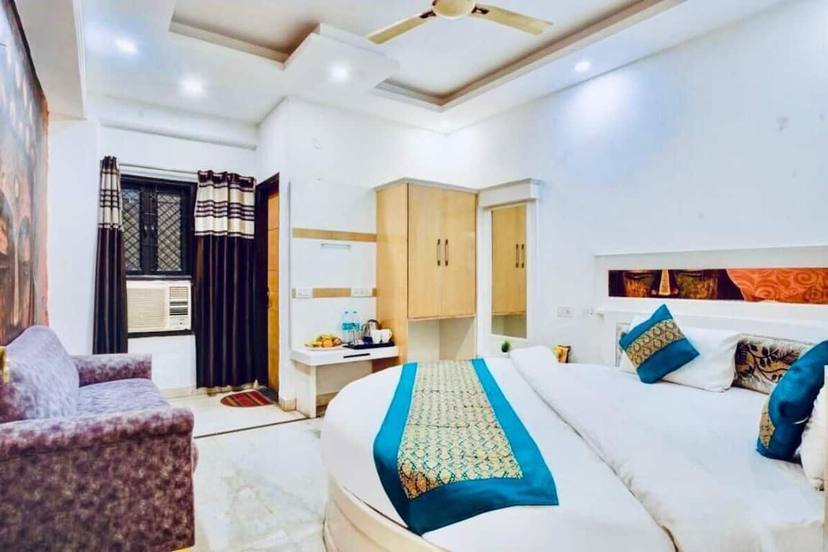 Phòng đôi hoặc 2 giường đơn Superior, 1 giường cỡ queen | Bộ đồ giường cao cấp, nệm cao su hoạt tính (memory foam)