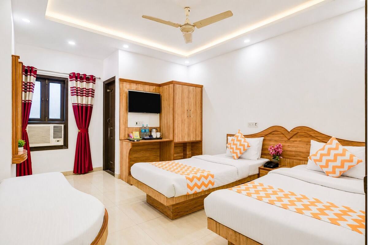 Phòng 2 giường đơn Deluxe, 1 giường đôi, quang cảnh thành phố | Bộ đồ giường cao cấp, nệm cao su hoạt tính (memory foam)