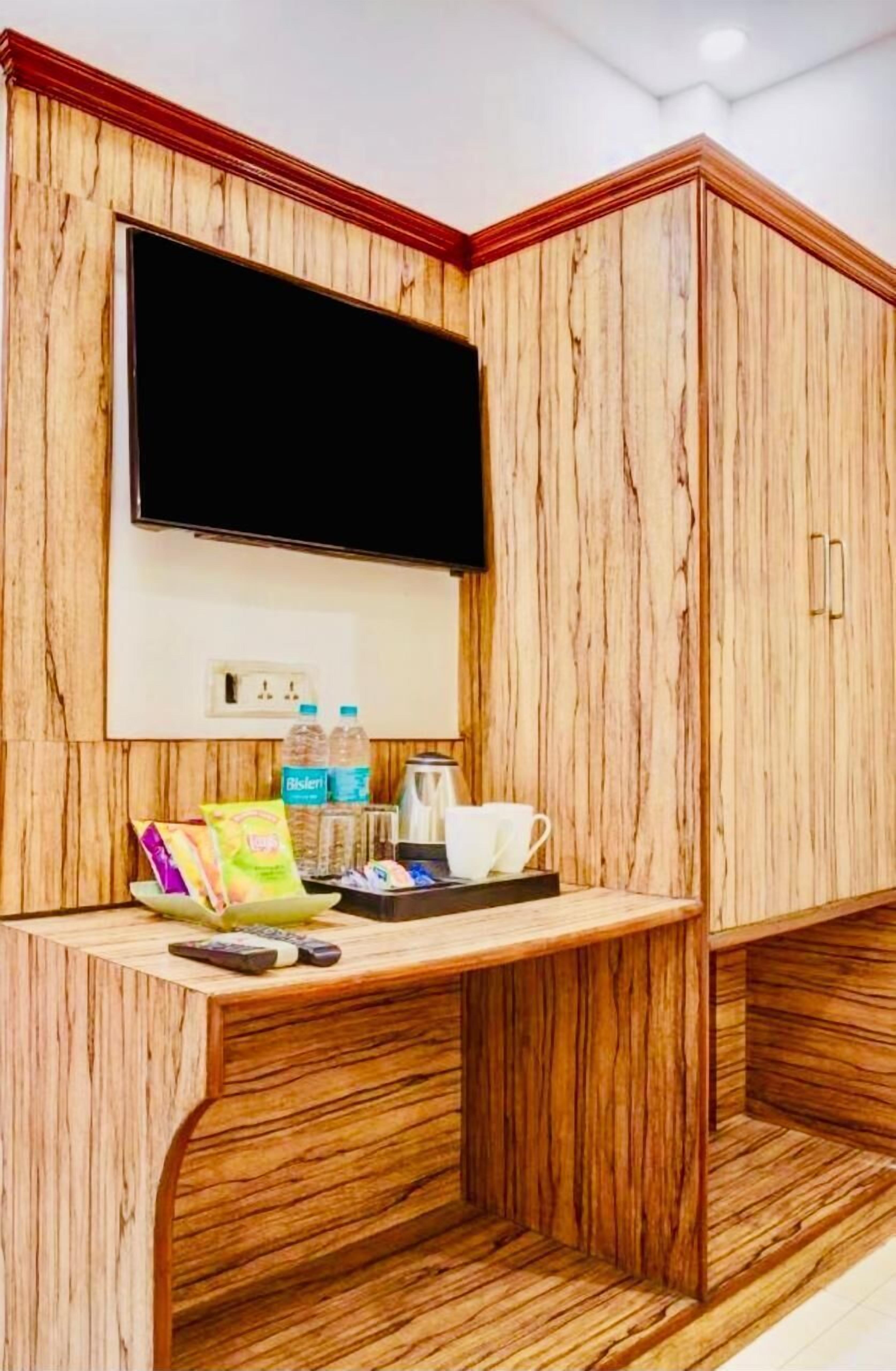 Kahden hengen deluxe-huone (kaksi sänkyä), 1 parisänky, kaupunkinäköala | Ylelliset vuodevaatteet, memory foam -patjalliset sängyt, ilmainen Wi-Fi