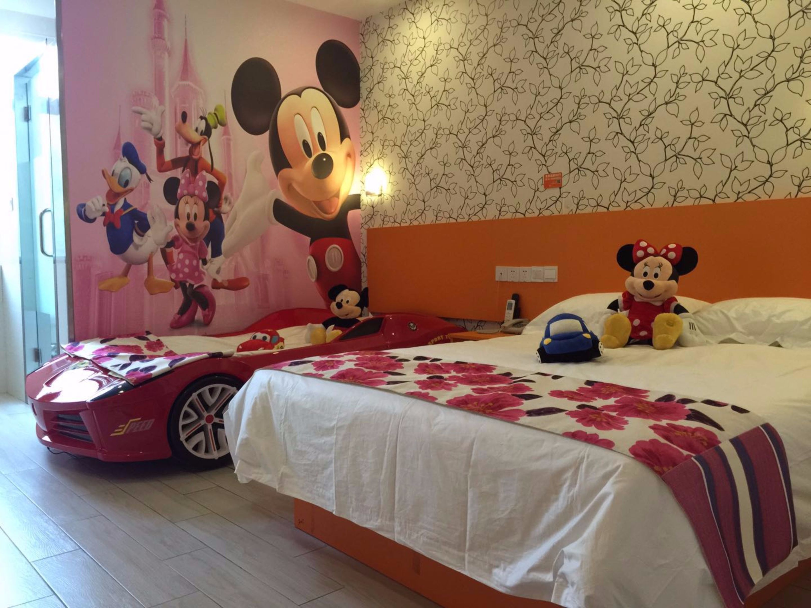 Familienzimmer | Schreibtisch, Verdunkelungsvorhänge, kostenloses WLAN