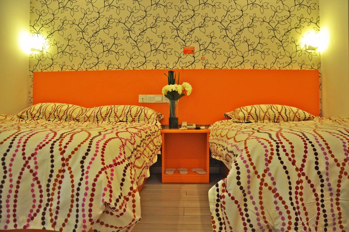 Familienzimmer | Schreibtisch, Verdunkelungsvorhänge, kostenloses WLAN