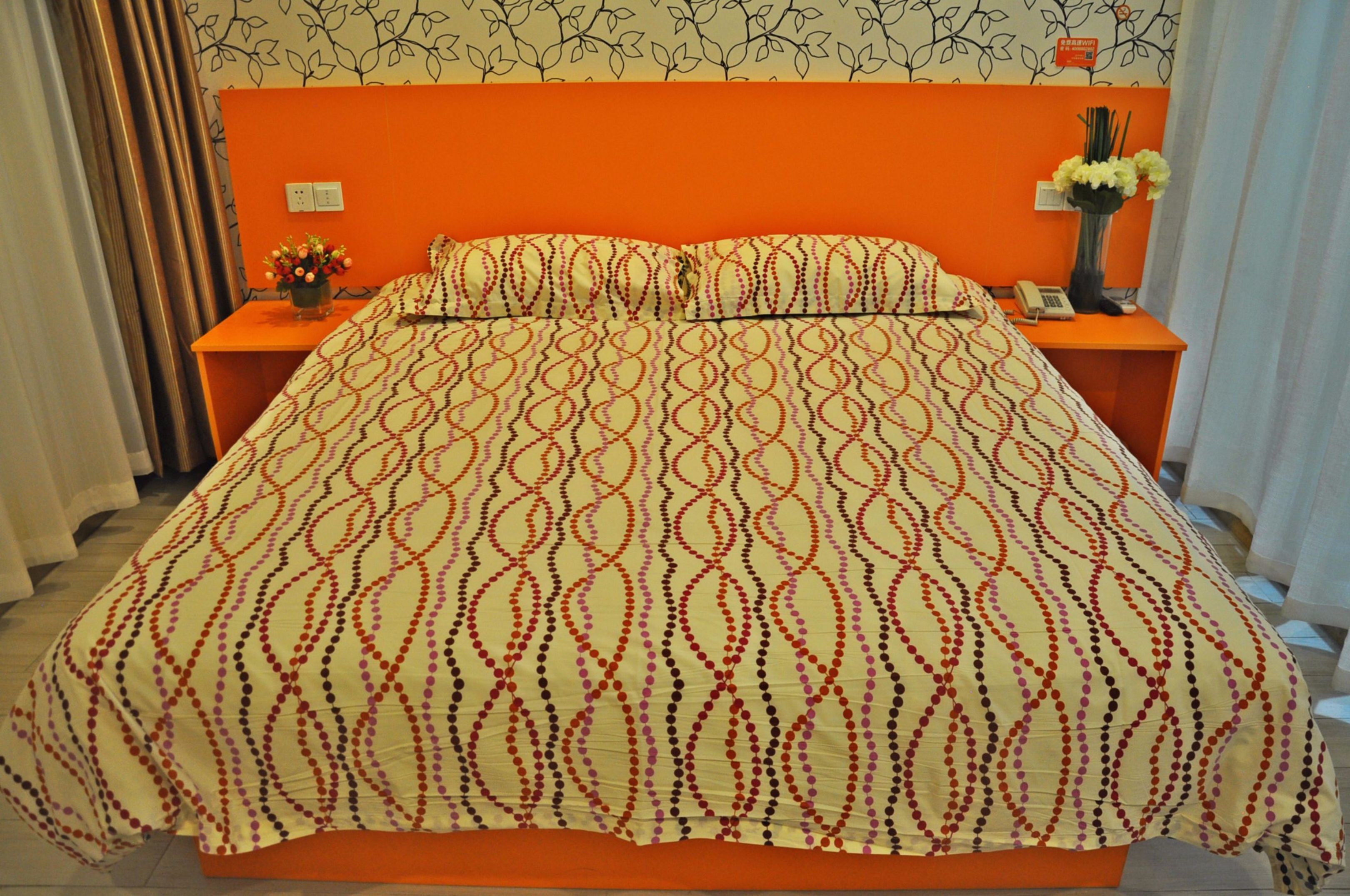 Economy-Doppelzimmer | Schreibtisch, Verdunkelungsvorhänge, kostenloses WLAN