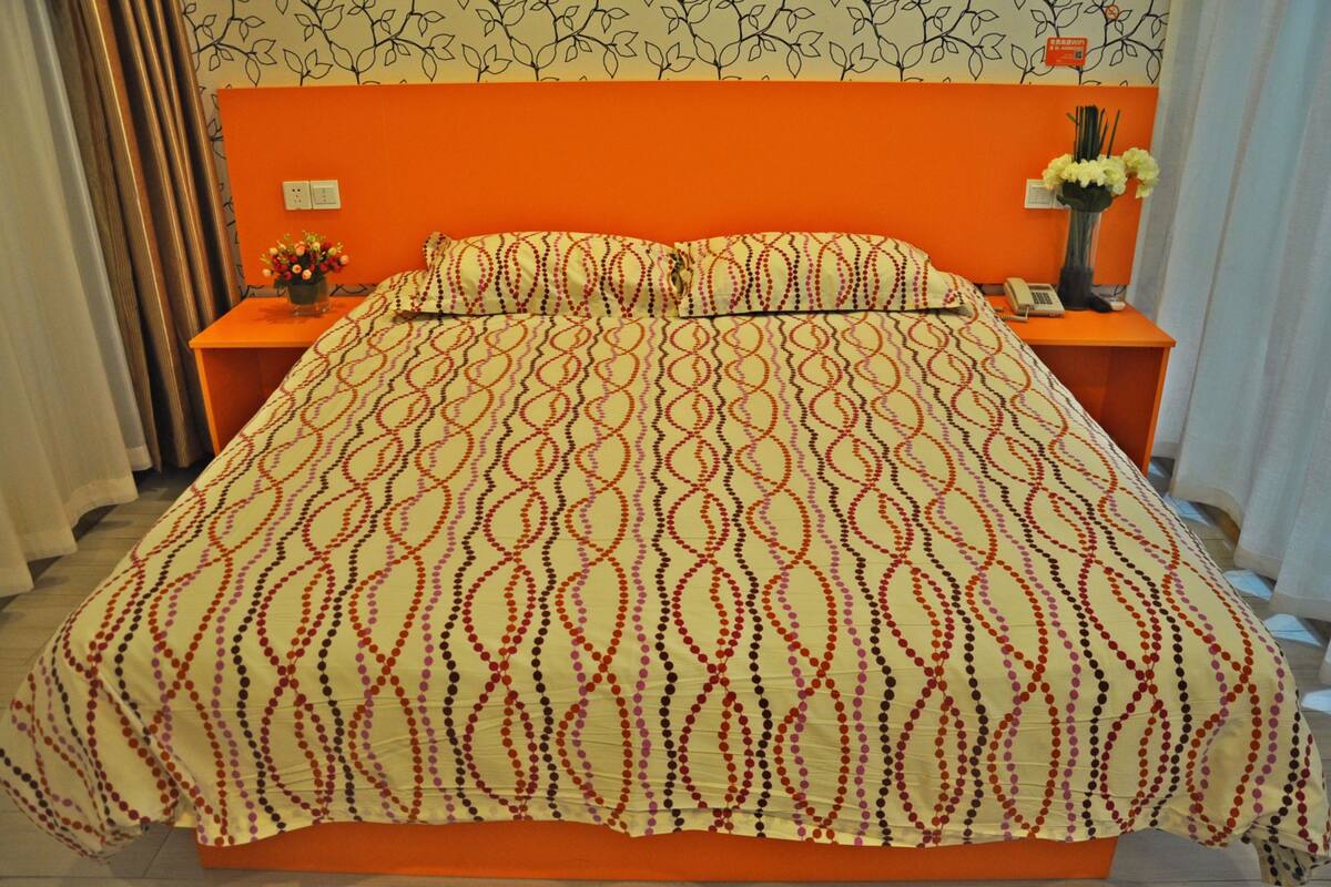 Economy-Doppelzimmer | Schreibtisch, Verdunkelungsvorhänge, kostenloses WLAN