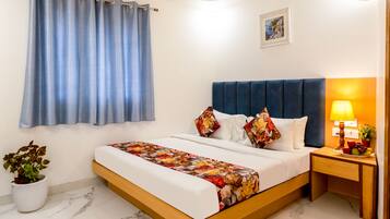 Minibar, in-room safe, free WiFi, bed sheets