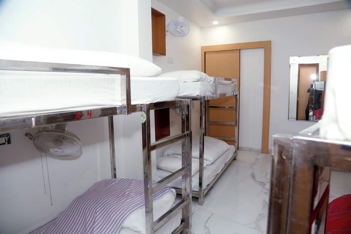 Standard Shared Dormitory, Mixed Dorm | Minibar, in-room safe, free WiFi, bed sheets
