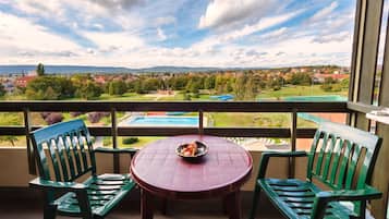 1 sovrum, minibar, värdeförvaringsskåp på rummet och skrivbord