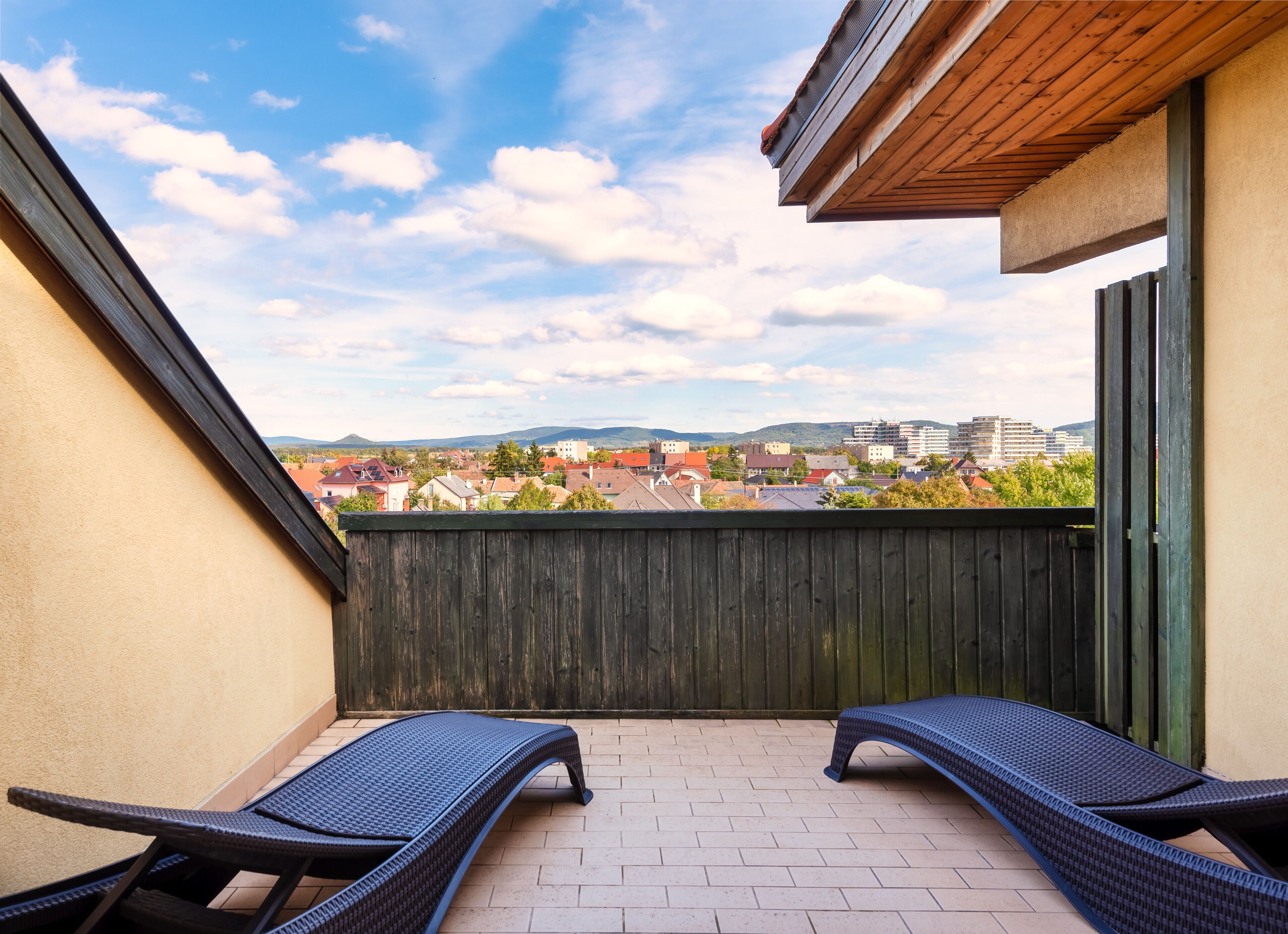 luxury apartment, balcony | 1 bedroom, minibar, in-room safe, desk