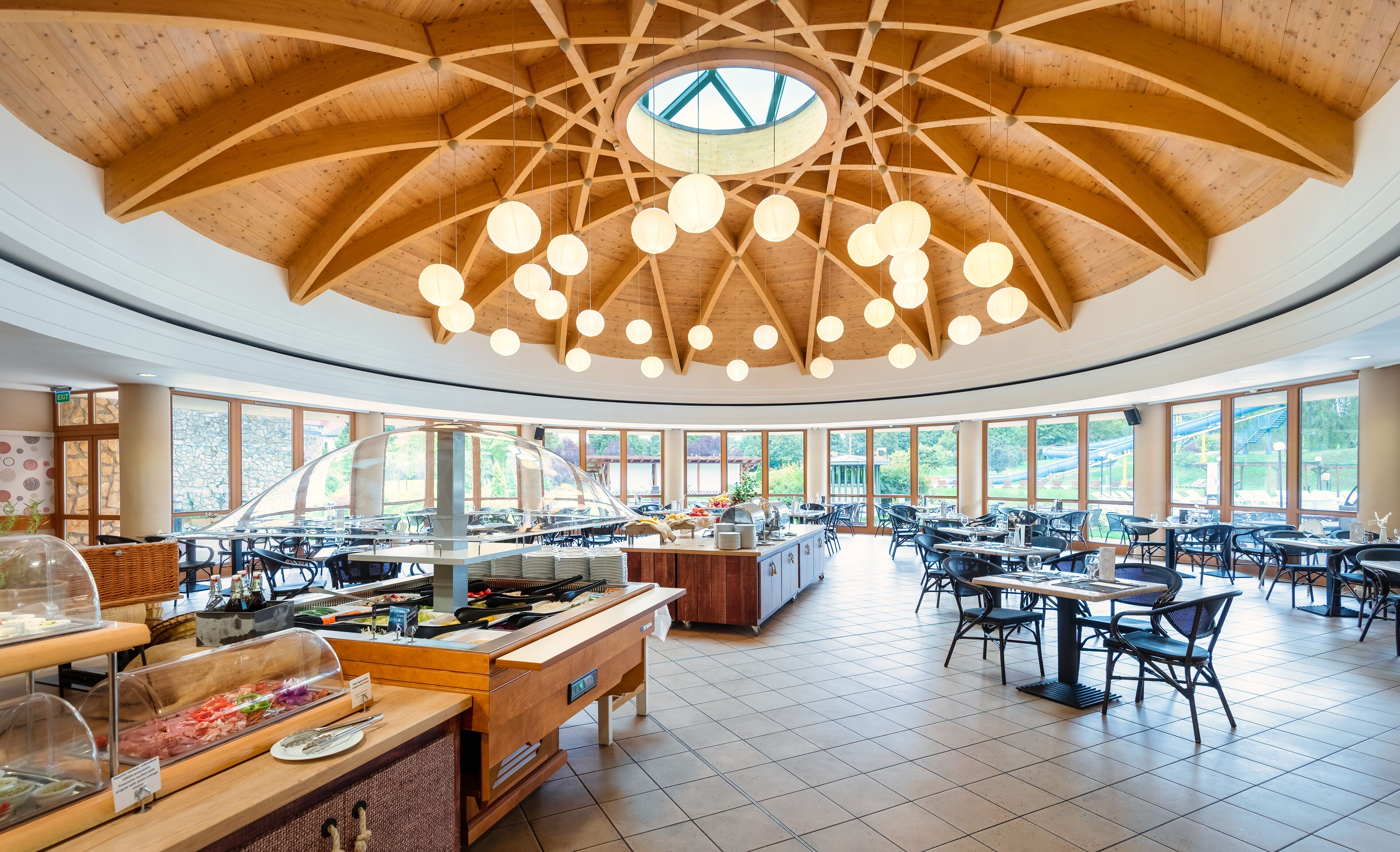 Spécialités Cuisine locale et internationale