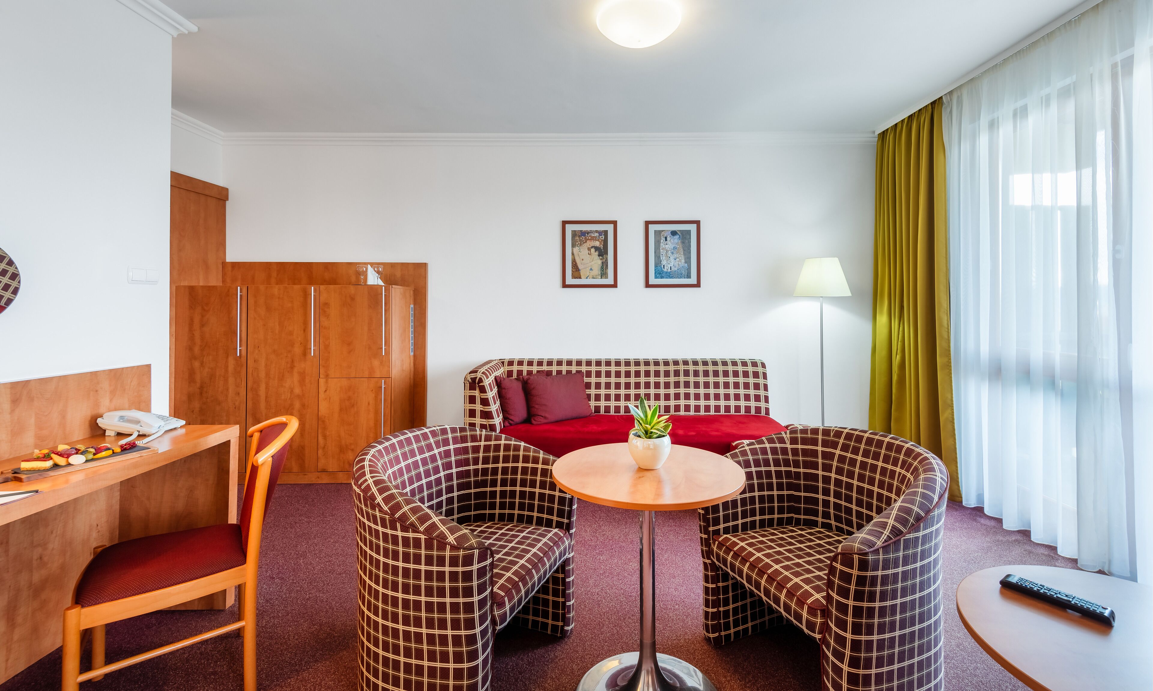 junior apartment, balcony | 1 bedroom, minibar, in-room safe, desk