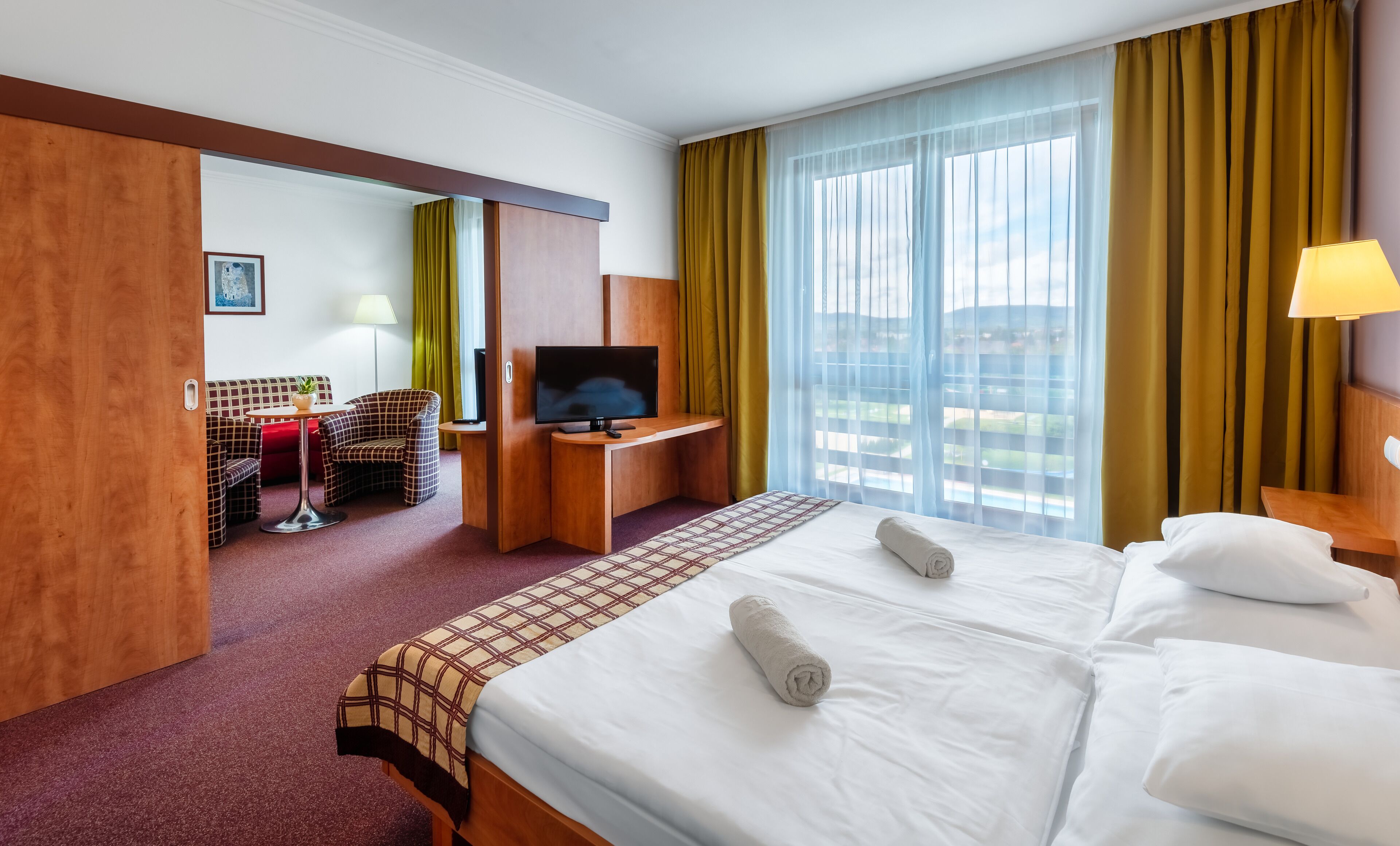 junior apartment, balcony | 1 bedroom, minibar, in-room safe, desk