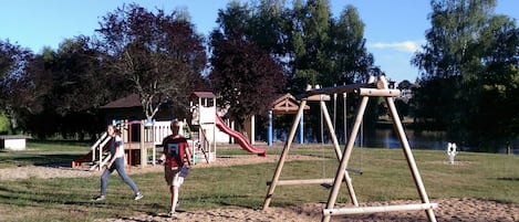 Children’s play area – outdoor