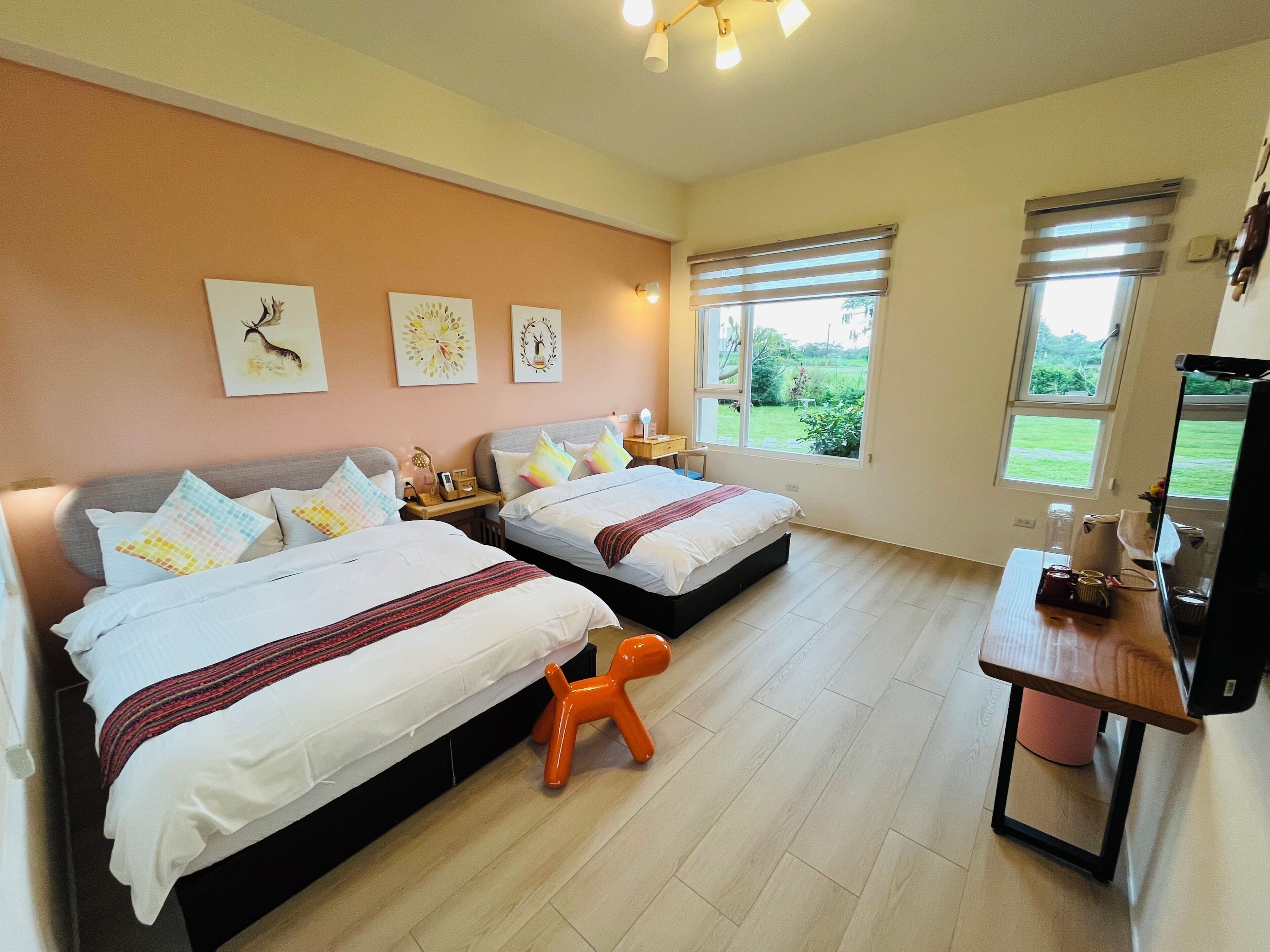 Chambre quadruple familiale, 2 lits doubles, côté jardin | 1 chambre, rideaux d’obscurcissement, système d’insonorisation