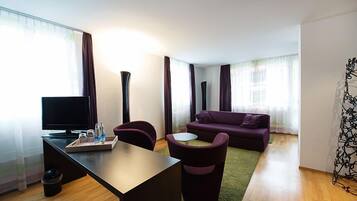 Studio | Area keluarga | TV layar datar