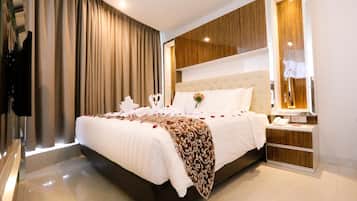 In-room safe, laptop workspace, free WiFi, bed sheets