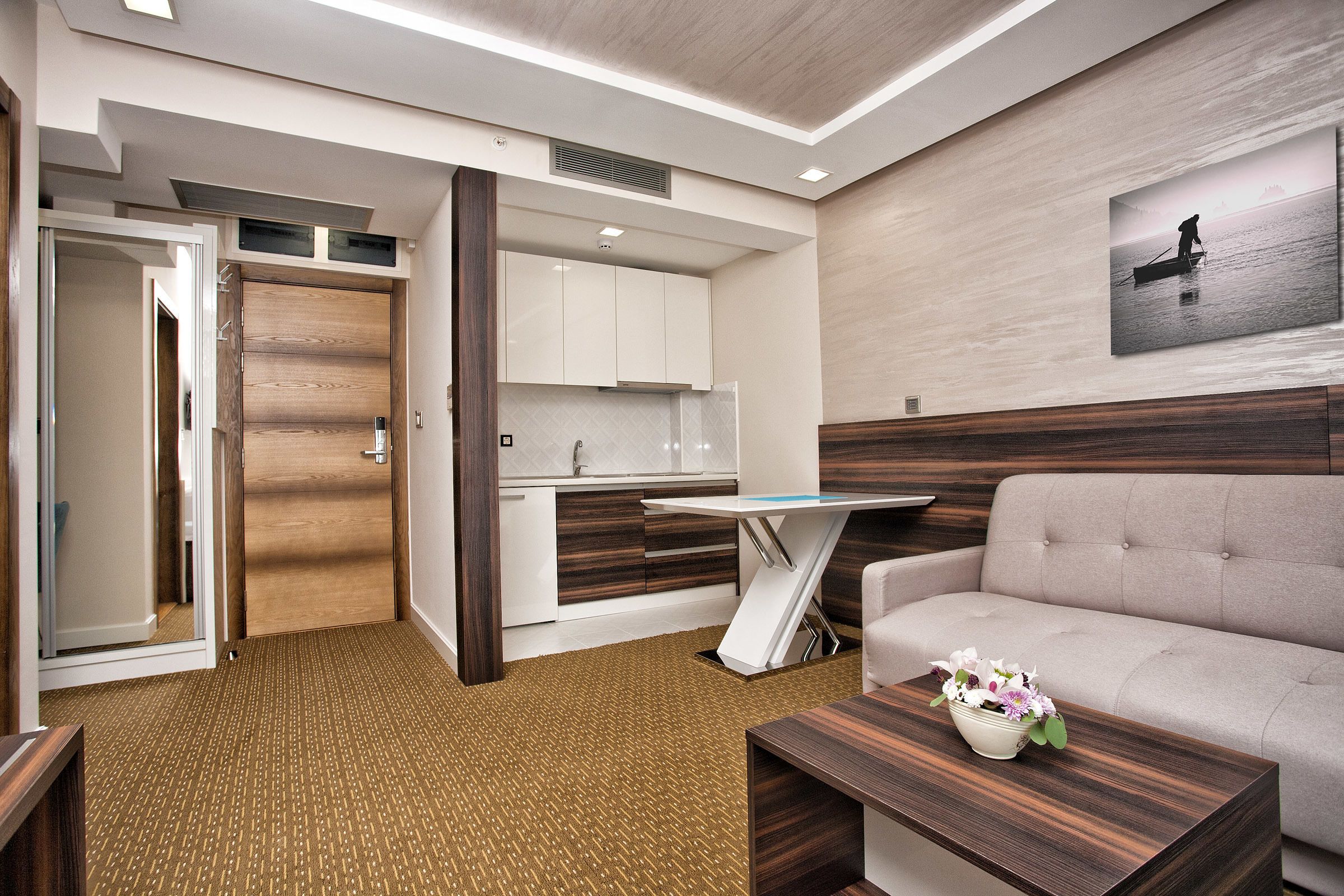 suite, balcony | living area | flat-screen tv