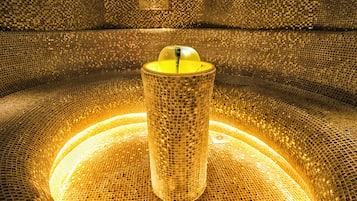 Turkish bath, 2 treatment rooms, manicures and pedicures