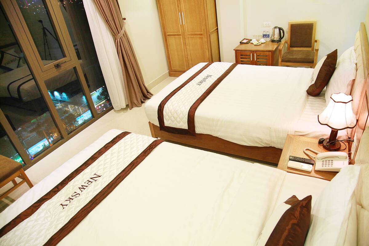 Minibar, desk, soundproofing, WiFi (free)