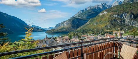Standard Double Room, Balcony, Lake View | Balcony