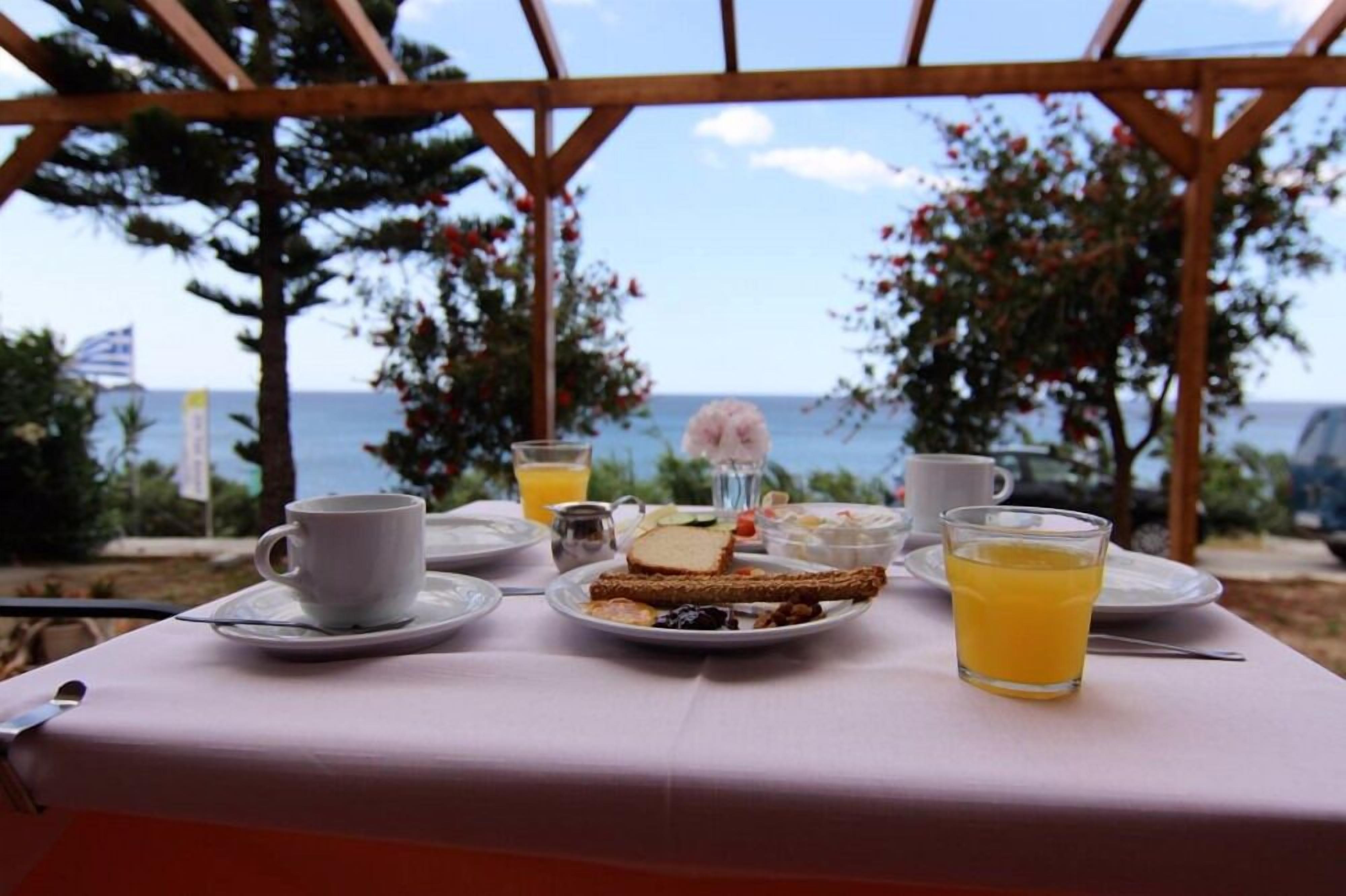 Daily buffet breakfast for a fee