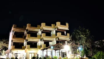 Mặt tiền nơi lưu trú