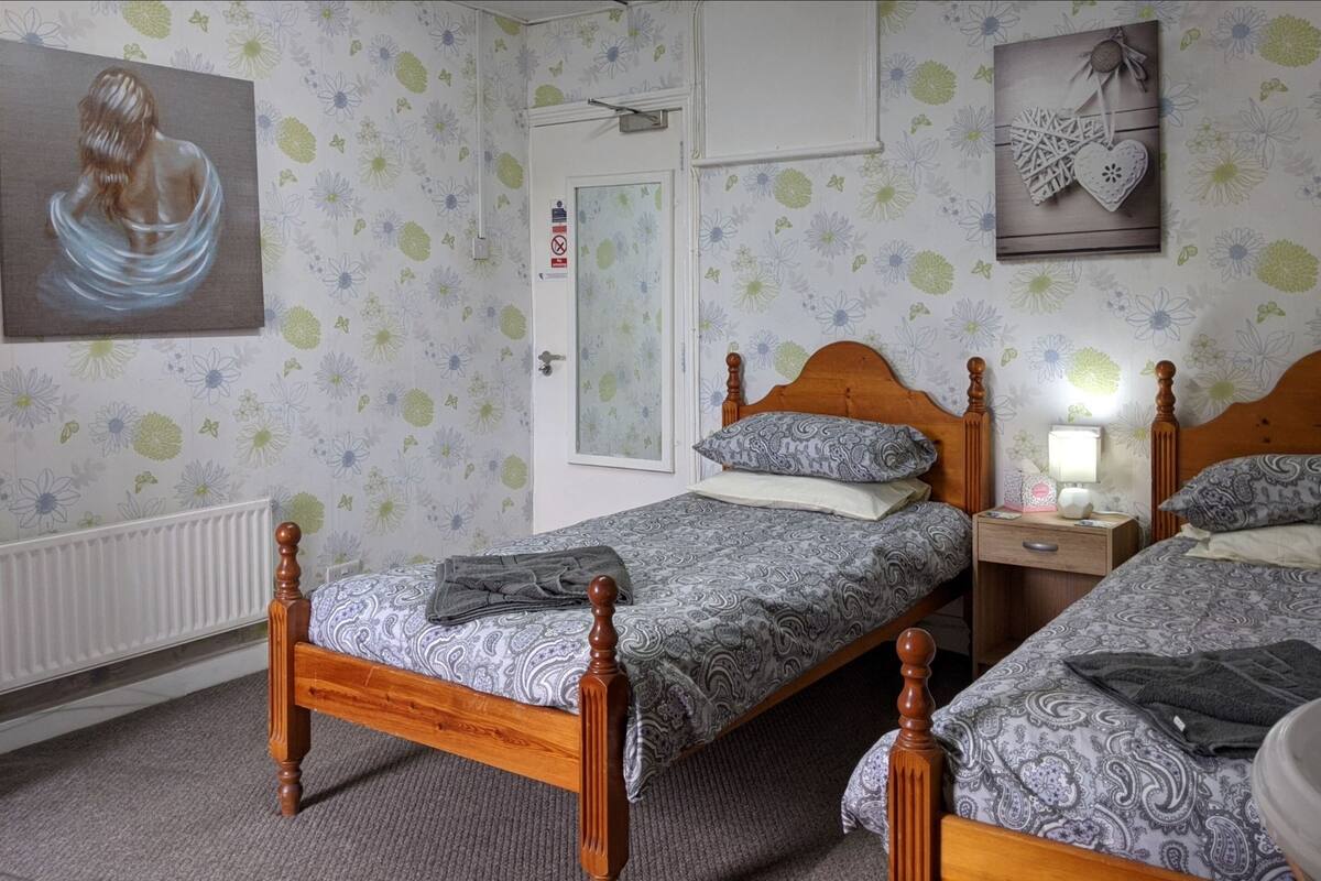 Desk, free WiFi, bed sheets
