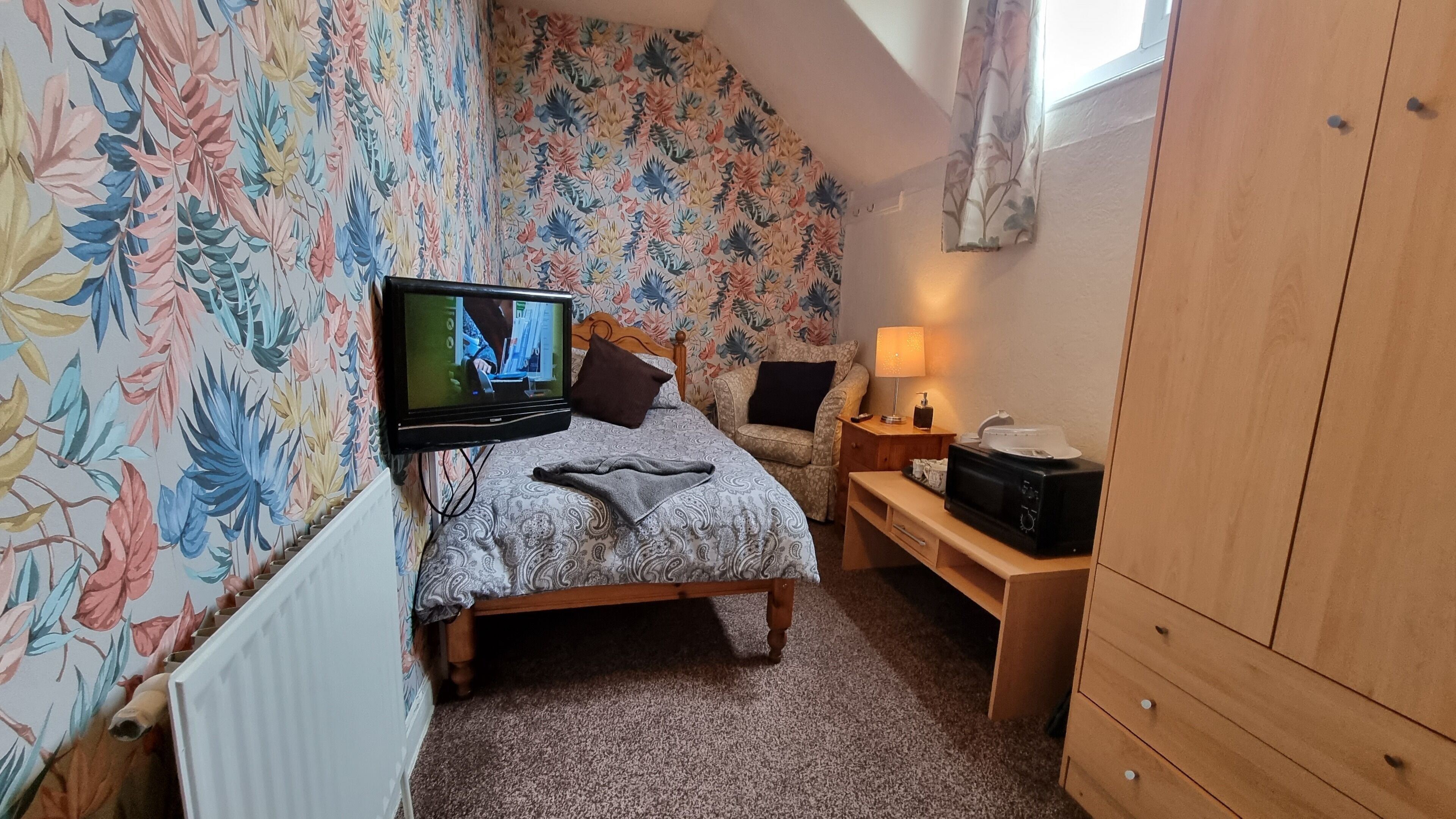 Desk, free WiFi, bed sheets