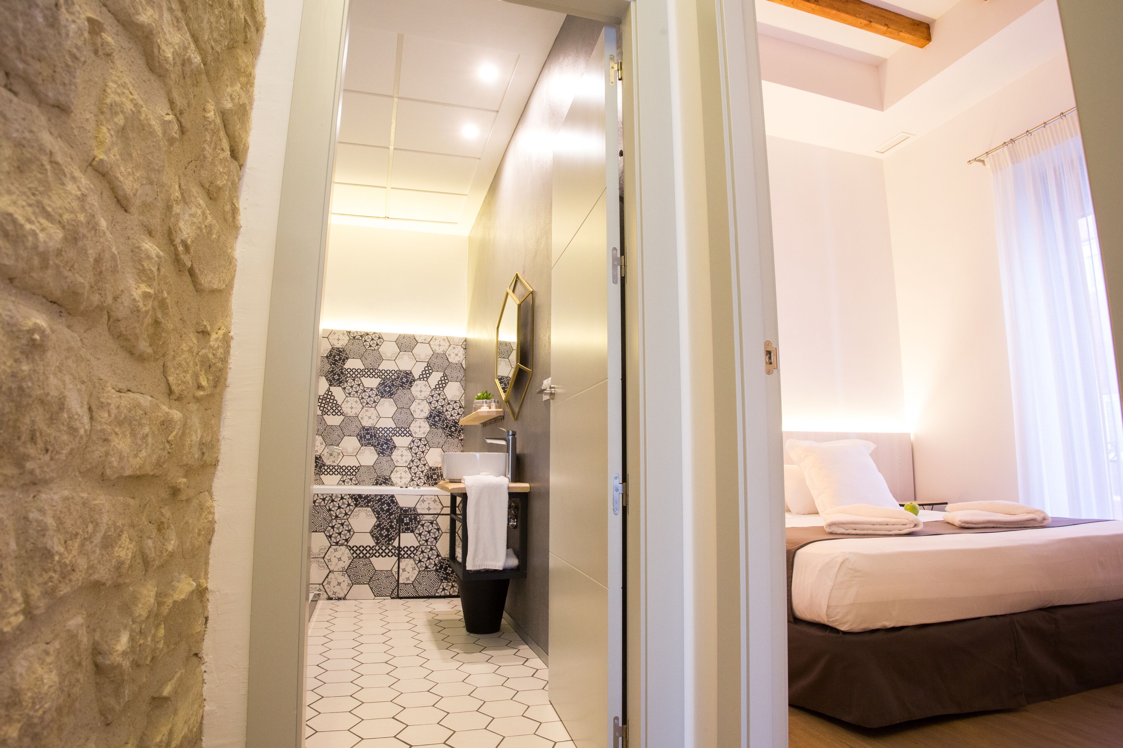 1 quarto, roupas de cama premium, cofres nos quartos