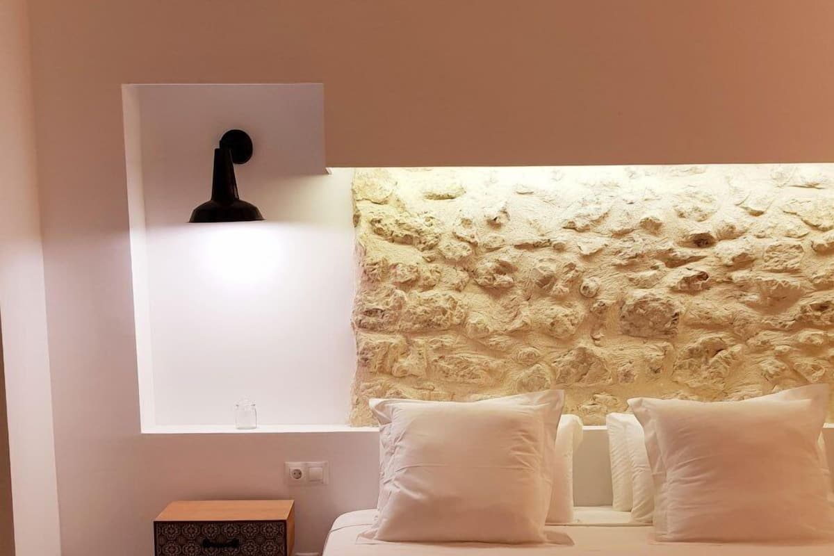 1 bedroom, premium bedding, in-room safe, soundproofing