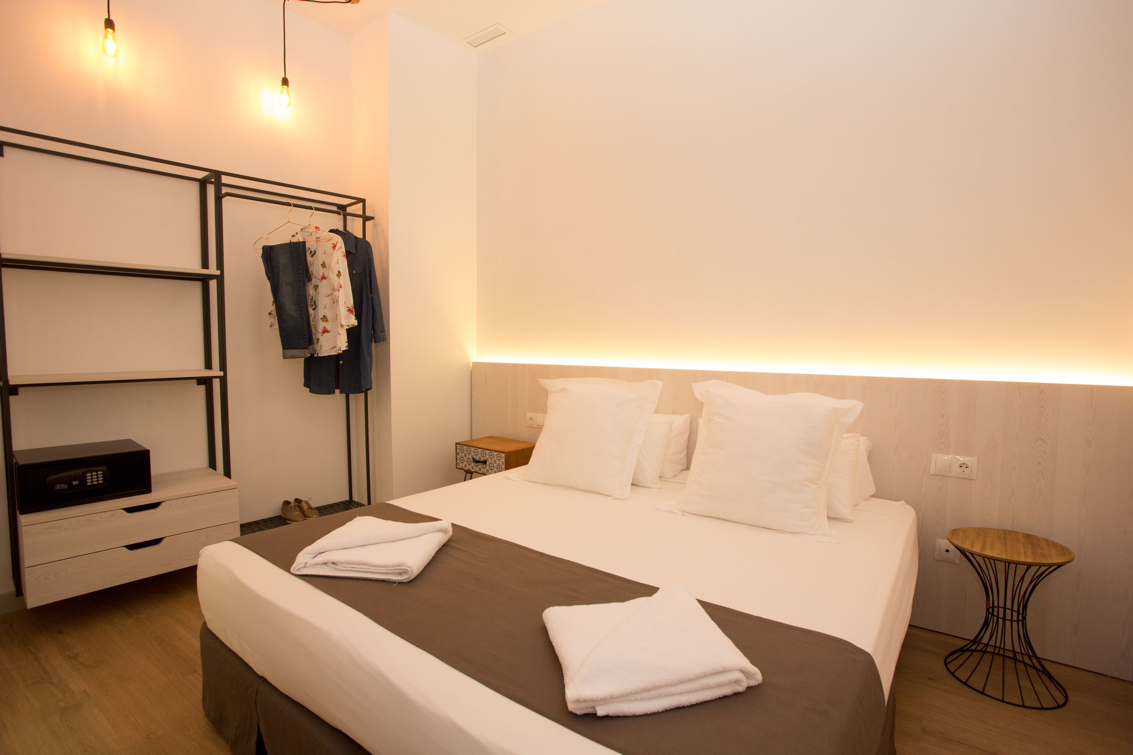 1 quarto, roupas de cama premium, cofres nos quartos