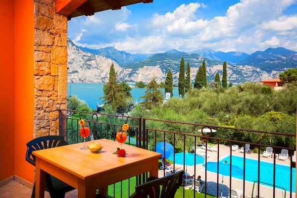 Classic Suite, 1 Bedroom, Balcony, Lakeside | Hypo-allergenic bedding, minibar, in-room safe, desk