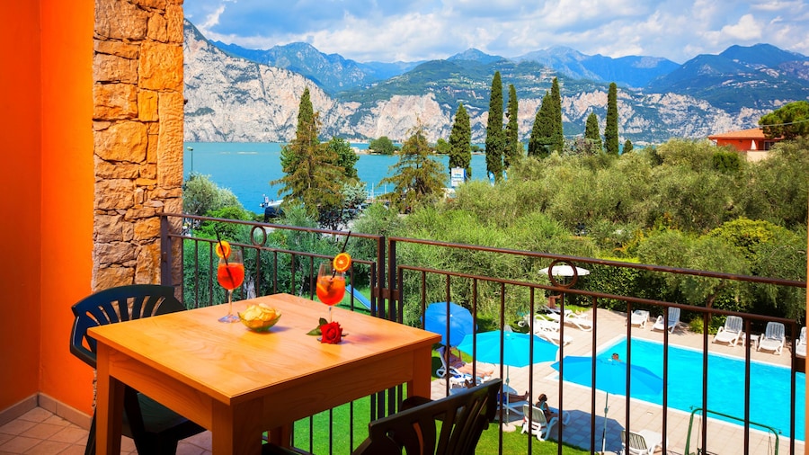 Villa Isabella Hotel & Residence