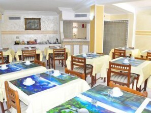 Desayuno buffet incluido todos los días 