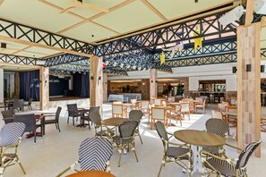 Bar (on property) - Aquasol Aparthotel (Calvia)