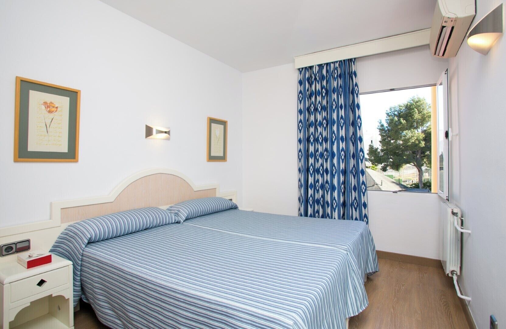 In-room safe, laptop workspace, blackout drapes, free WiFi