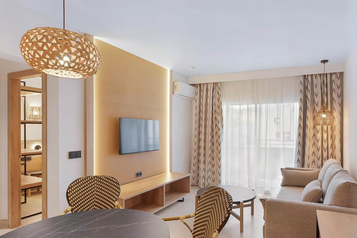 25-inch flat-screen TV with satellite channels, TV