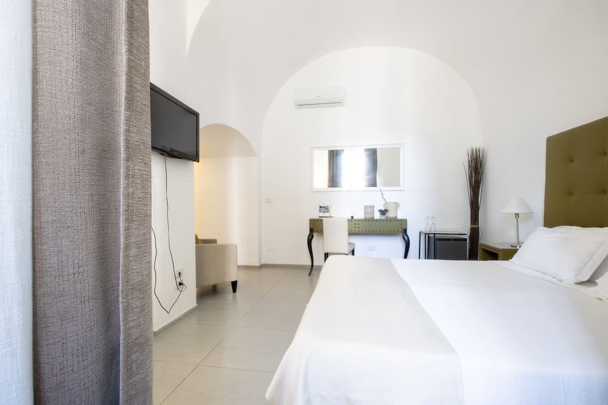Superior Quadruple Room | Premium bedding, down duvets, pillow-top beds, minibar