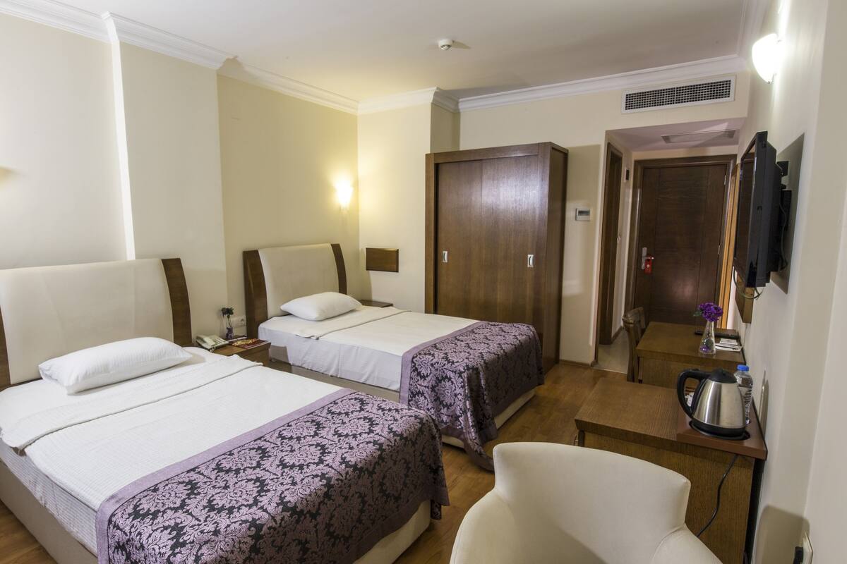 Phòng Suite Tiêu chuẩn | Minibar, bàn, khu vực làm việc phù hợp cho laptop 